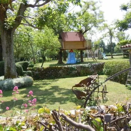 Hébergement de vacances House 4 Personnes Camburat